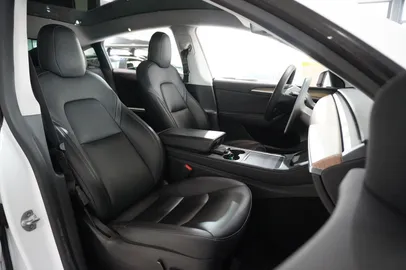 Car image 44