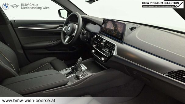 BMW 530 Touring xDrive 215 kW image number 26