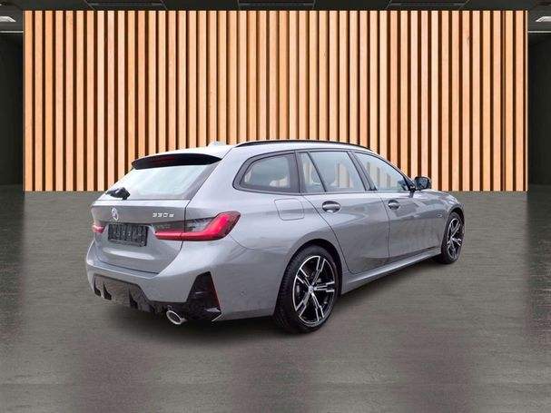 BMW 330e Touring 215 kW image number 11