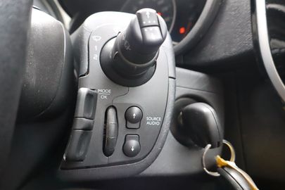 Car image 30