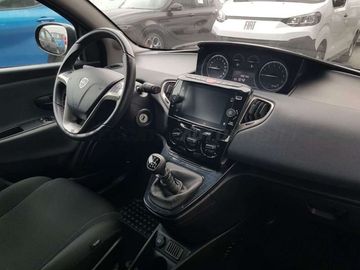 Car image 22