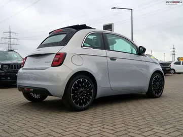 Car image 29