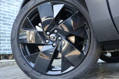 Car image 28