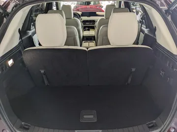 Car image 30