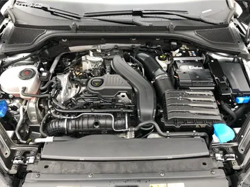 Car image 30