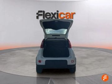 Car image 17