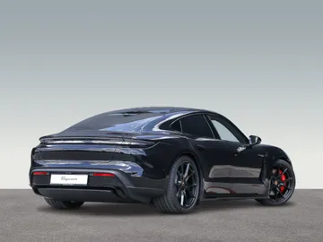 Car image 32