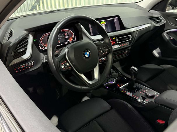 BMW 118i 100 kW image number 29