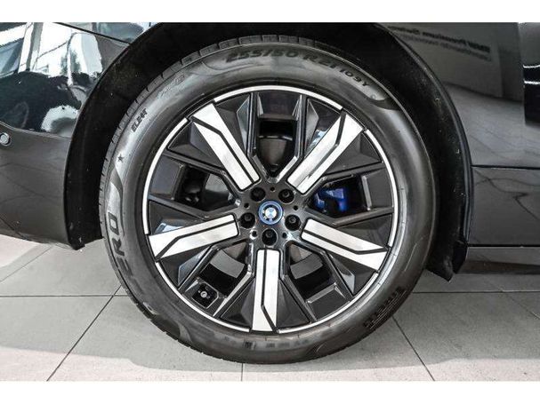 BMW iX xDrive40 240 kW image number 5