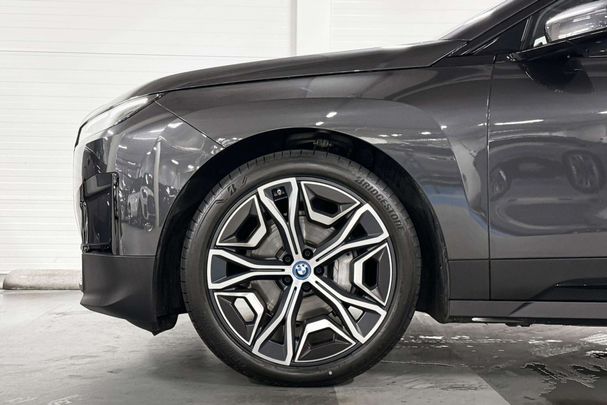 BMW iX xDrive50 385 kW image number 5