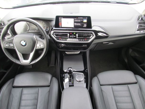 BMW X3 xDrive20i 135 kW image number 9