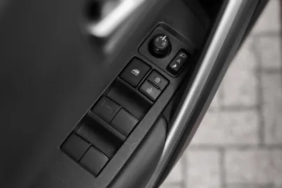 Car image 34
