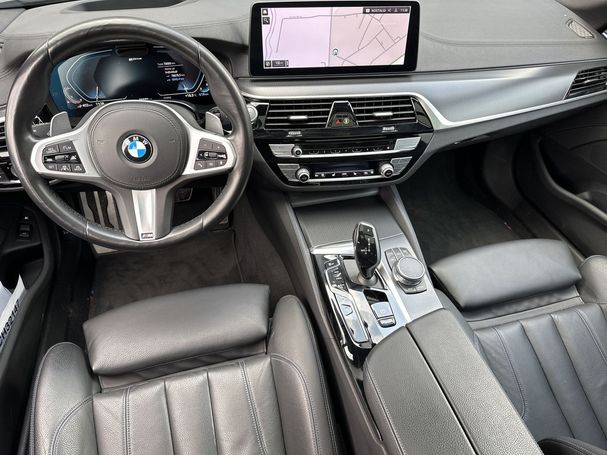 BMW 530 Touring xDrive 215 kW image number 12