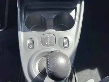 Car image 27