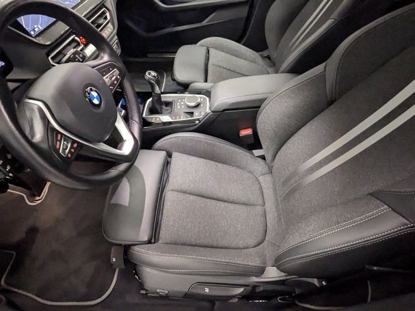 BMW 118i 100 kW image number 23