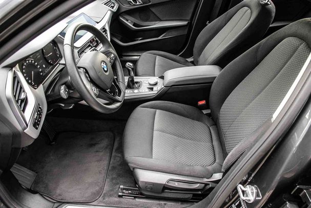 BMW 118i Advantage 100 kW image number 9