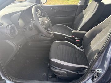 Car image 16