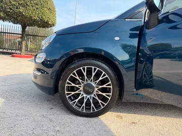 Car image 12