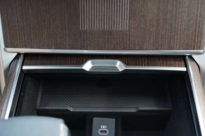 Car image 37