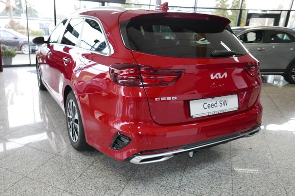 Kia Ceed 1.6 GDI Plug-in Hybrid 104 kW image number 4