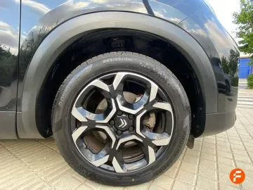 Car image 29