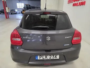 Car image 4