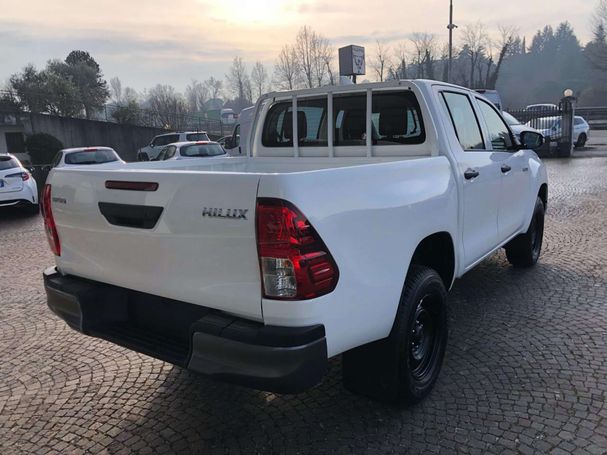 Toyota Hilux D Double Cab 2.4 4D 4WD Comfort 110 kW image number 4