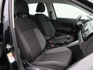 Car image 37