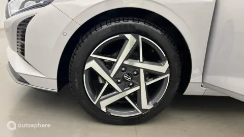 Car image 20