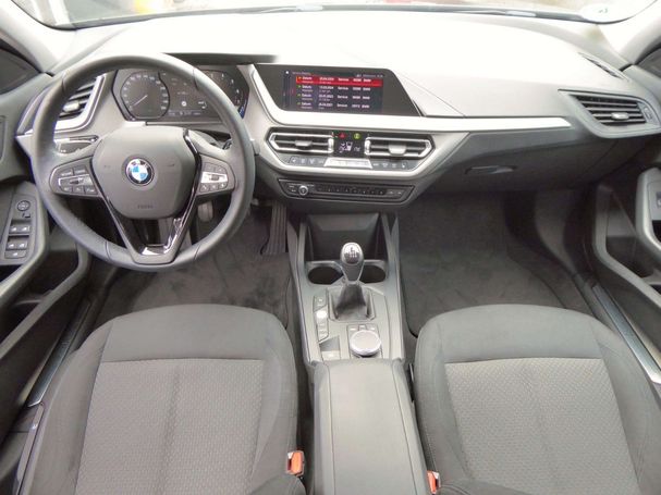 BMW 118i Advantage 100 kW image number 4