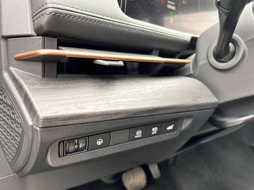 Car image 31