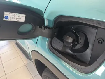 Car image 21