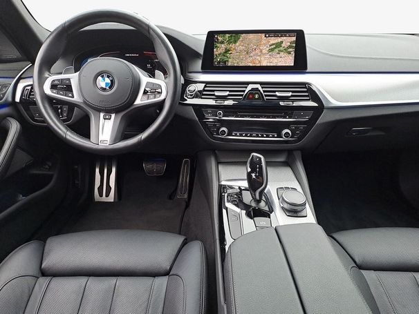 BMW 550d Touring xDrive 294 kW image number 14