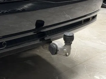 Car image 32