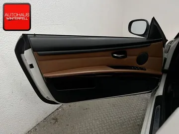 Car image 34