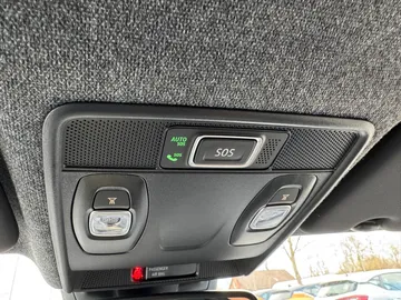 Car image 32