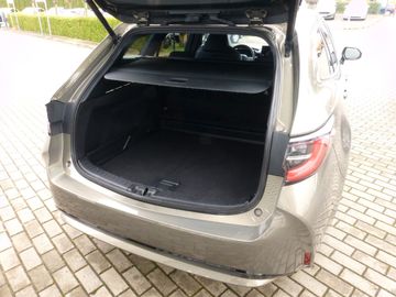 Car image 10