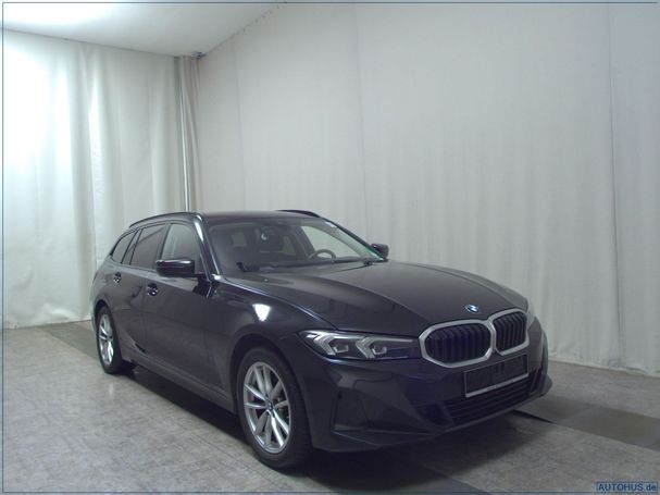 BMW 320d Touring xDrive 140 kW image number 2