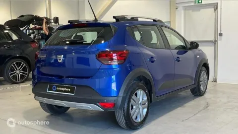 Car image 5