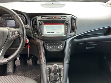 Car image 15