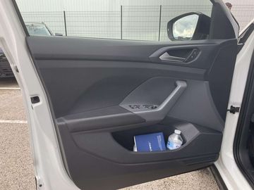 Car image 32