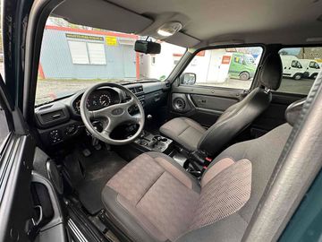 Car image 11