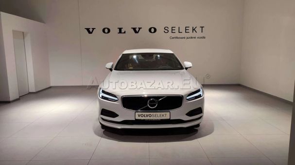 Volvo S90 T4 Momentum T8 140 kW image number 2