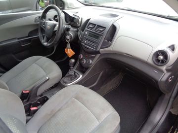 Car image 15