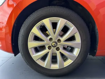 Car image 37