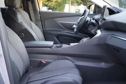 Car image 38