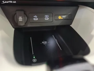 Car image 35