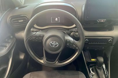 Car image 11