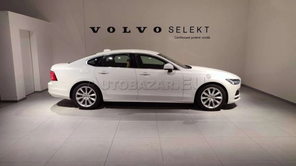 Volvo S90 T4 Momentum T8 140 kW image number 3