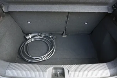 Car image 40